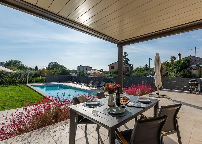 Feriehus Atemberaubende Steinvila Mit Privatem Salzwasserpool Mit Bekannter Taverne Ums Eck *